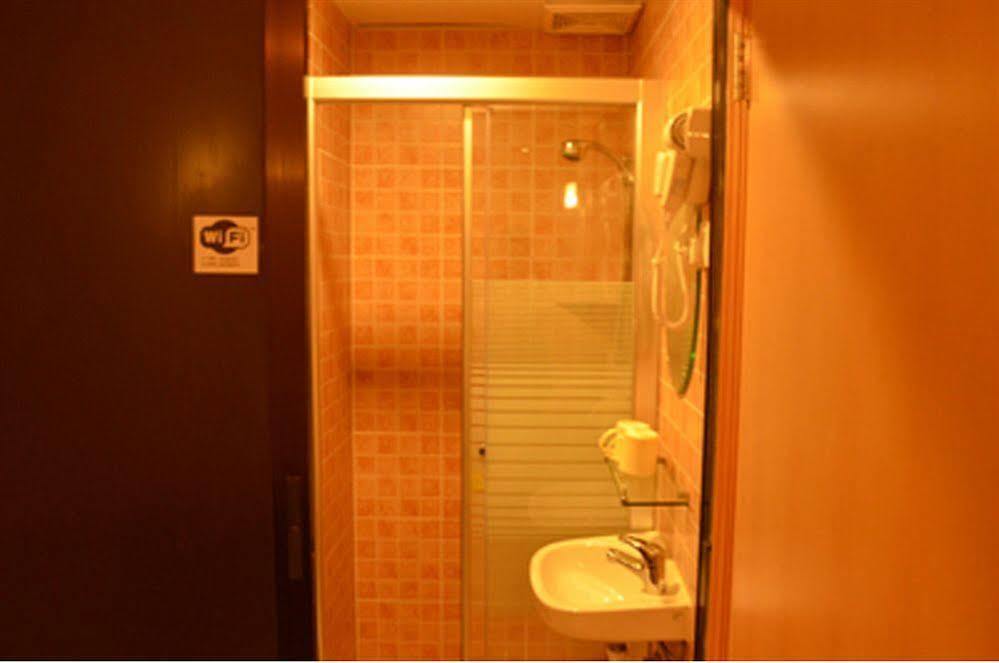 Hk Wonderful Inn Гонконг Экстерьер фото